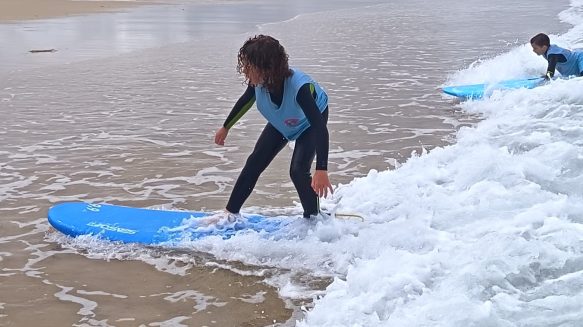 cours de surf pour enfants