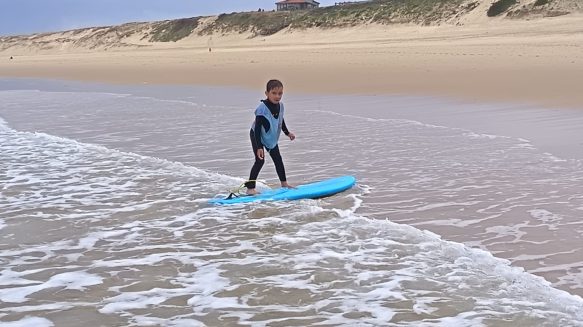 cours de surf pour enfants